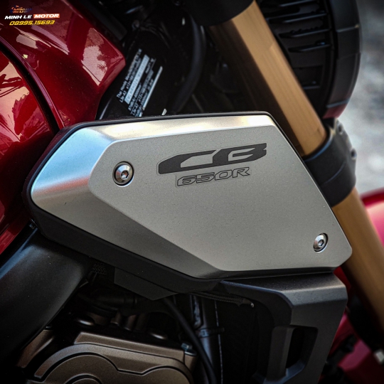 CB650R đỏ đen 2021