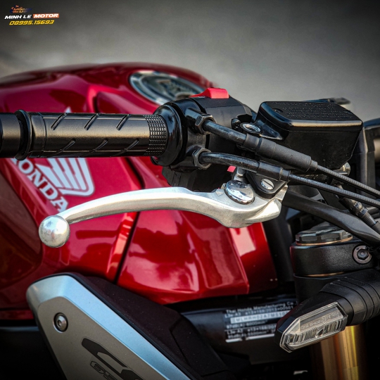 CB650R đỏ đen 2021