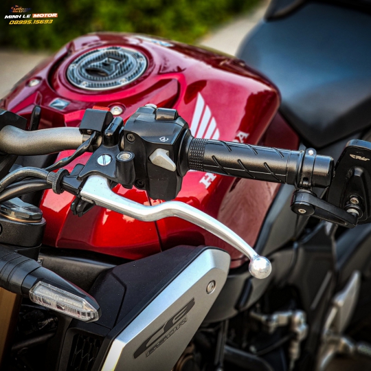 CB650R đỏ đen 2021
