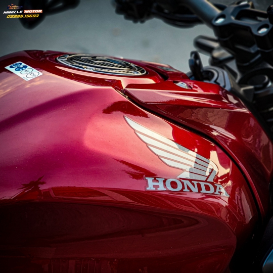 CB650R đỏ đen 2021