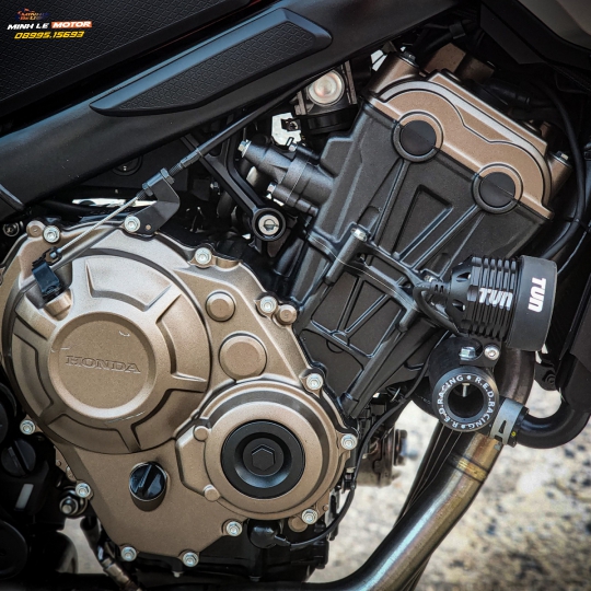 CB650R đỏ đen 2021