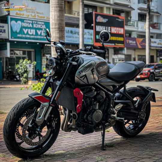 Trident 660