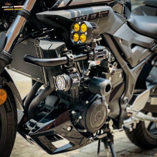 YAMAHA MT-03
