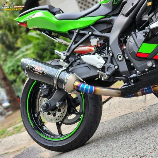 KAWASAKI ZX25R 