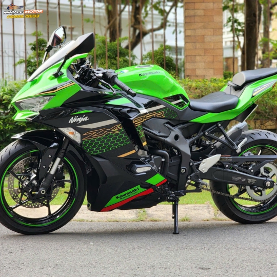 KAWASAKI ZX25R 