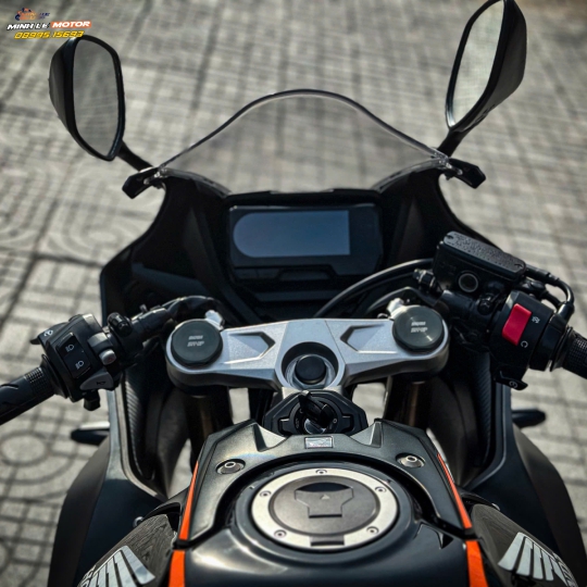 Cbr650r 2022 ngay chủ đập thùng